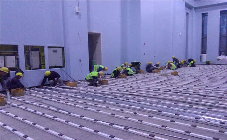 22mm楓木體育木地板刷漆的作用