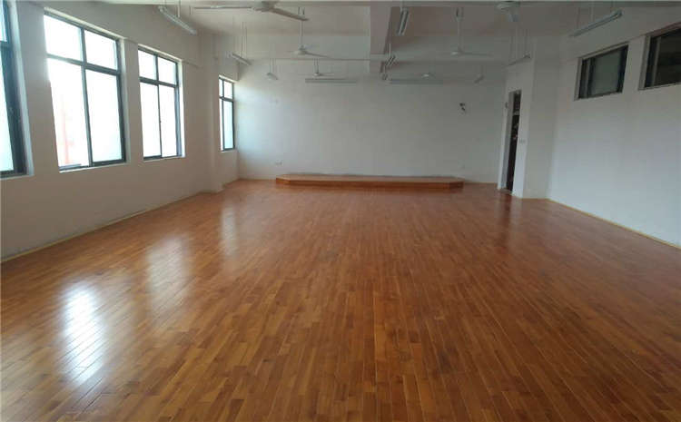 硬木企口籃球運(yùn)動(dòng)地板一般多少錢?