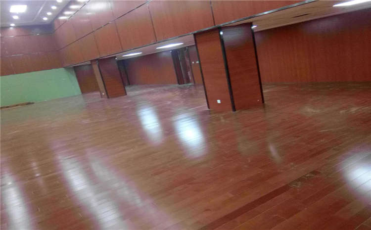 劇院舞臺(tái)鋪裝什么材料？